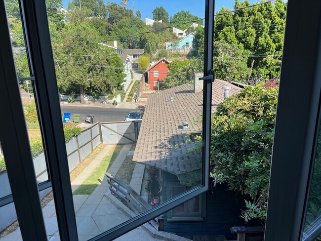 Vista de la casa principal - 2309 Echo Park Ave