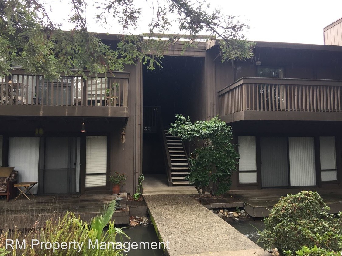 Foto principal - 2464 Larkspur Ln