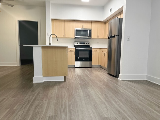 Newly Renovated Apartment Homes - The Laurel at Altamonte