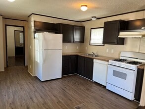 Building Photo - 801 Valley Ho Dr
