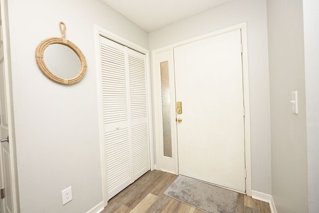 Building Photo - 55 Bay Dr