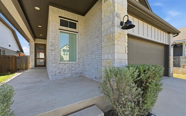 Foto del edificio - 13101 Brave Tenderfoot Trl