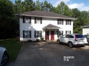 Building Photo - 4705 Victoria Dr
