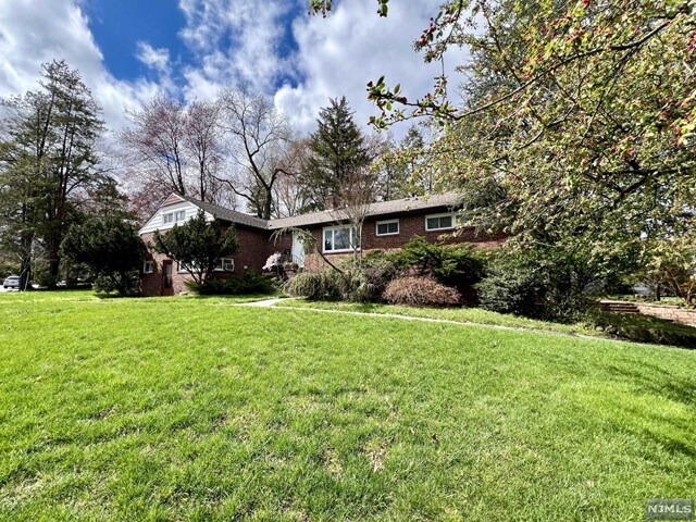 Foto principal - 638 Hillsdale Ave