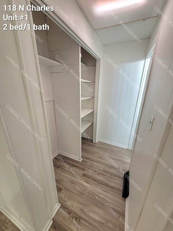 Foto del edificio - 118 N Charles St