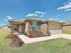 Building Photo - 528 Foxhunter St