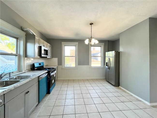 Building Photo - 105 Alverson Ave