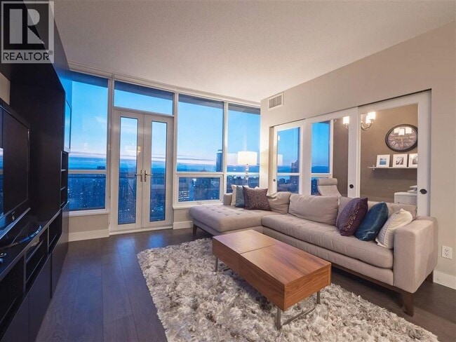 Building Photo - 833 Seymour St