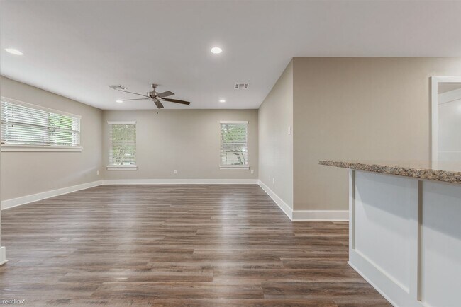 Building Photo - 5 br, 4 bath House - 4100 Oaklawn St