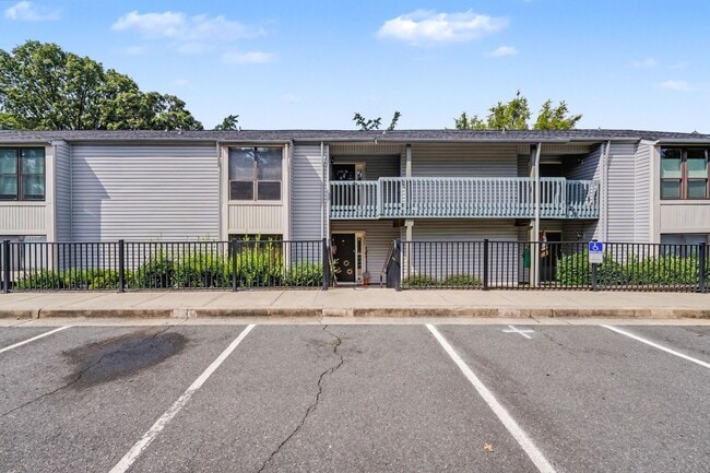 Building Photo - 10971 Harrowfield Rd