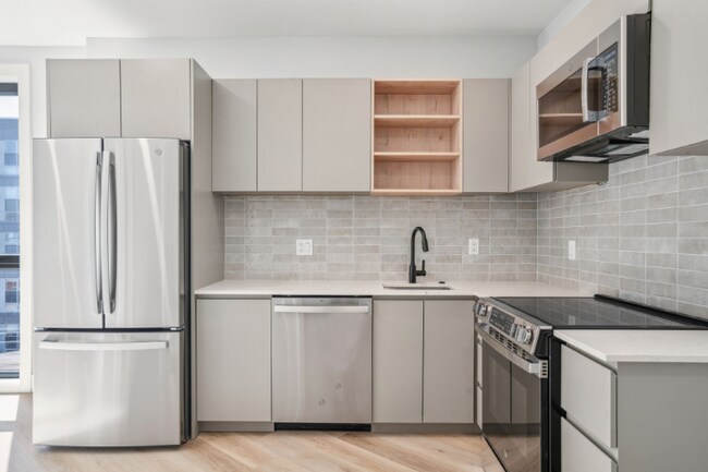 Foto del edificio - 3748 Lancaster Ave