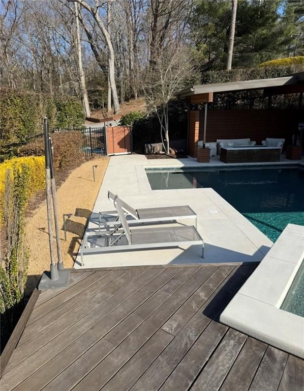 Building Photo - 1685 Chevron Way