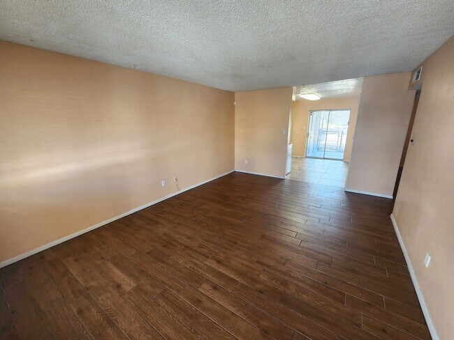 Foto del edificio - 1233 Plain St