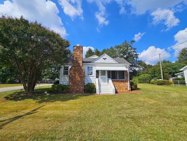 Building Photo - 401 Rogers Ave