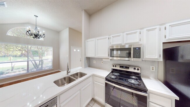 Building Photo - 3303 Golden Trails Dr