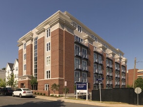 Building Photo - The Barringer at Monroe Lane