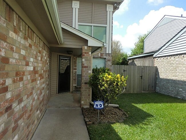 Building Photo - 3607 Duncaster Dr