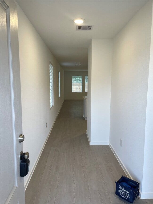 Building Photo - 3038 Mallorca Dr