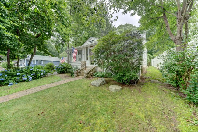 Foto del edificio - 285 Deepwood Dr