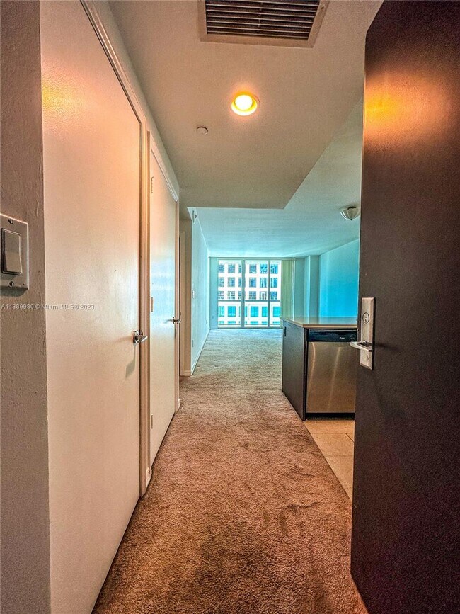 Building Photo - 500 Brickell Ave