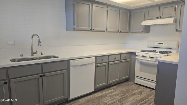 Foto del edificio - 38551 10th St E