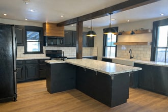 Building Photo - 22 S State St