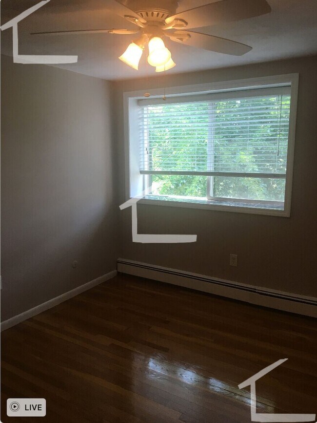 Photo - Nicely updated 1 bed unit in Brighton. House