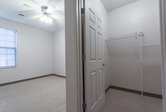 Interior Photo - Tenth & College Apartments