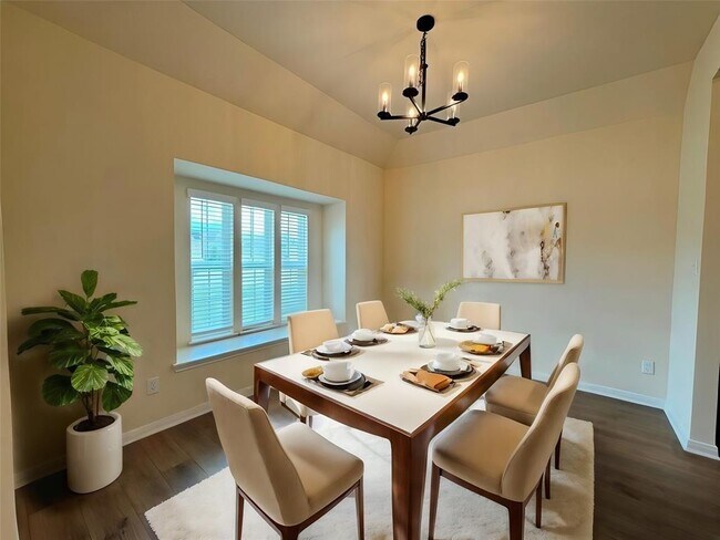 Foto del edificio - 5115 Leaning Tree