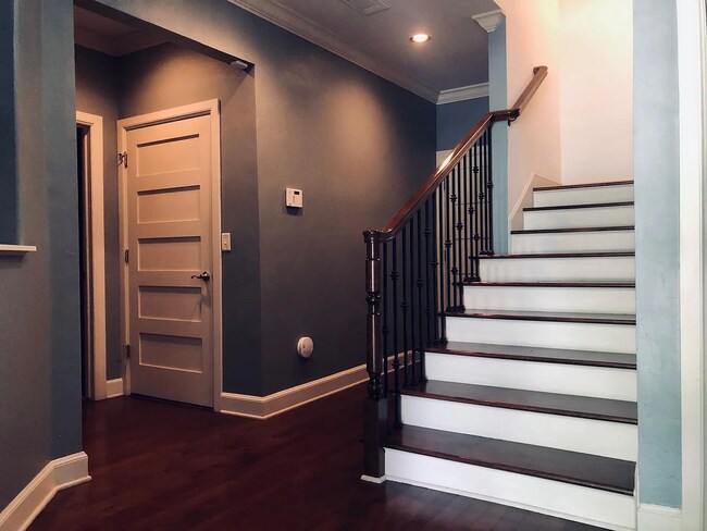 Foto del edificio - **Stylish Downtown Condo at The Hill – Wal...