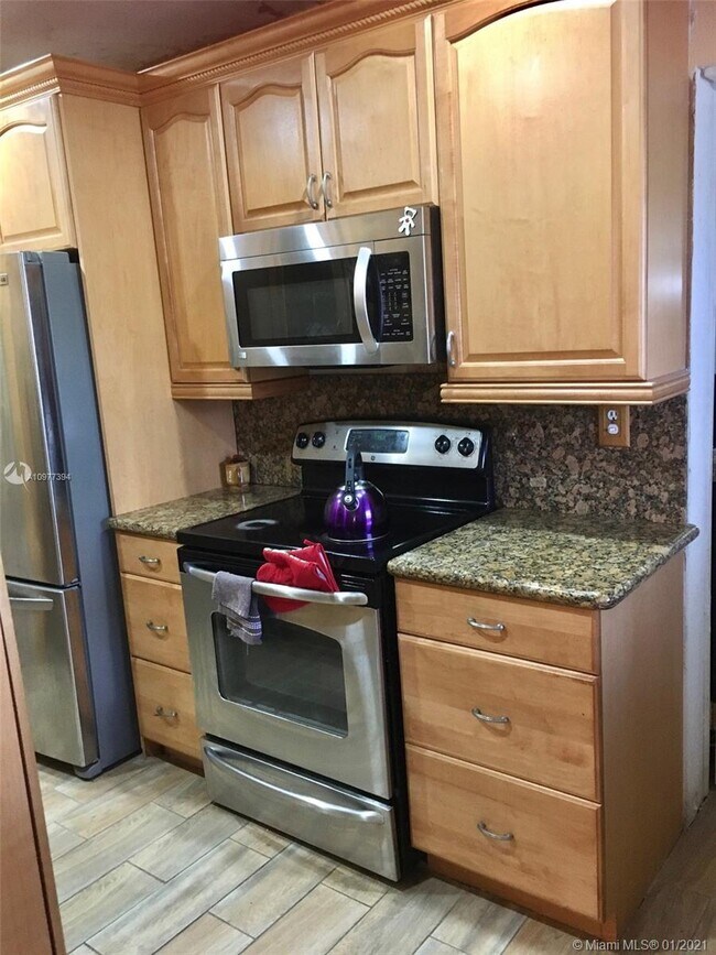 Foto del edificio - 1130 NE 211th Terrace