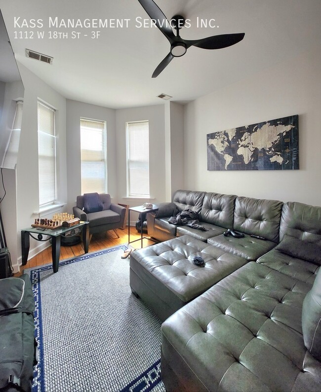 Foto del edificio - 1112 W 18th St