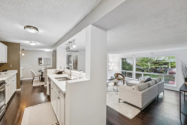 Foto del edificio - 2500 W Manor Pl