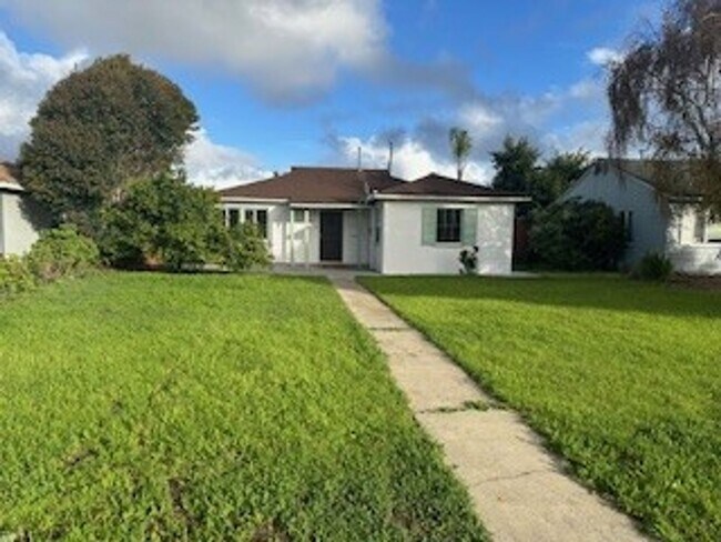 Foto del edificio - Three Bedroom Single Family Home