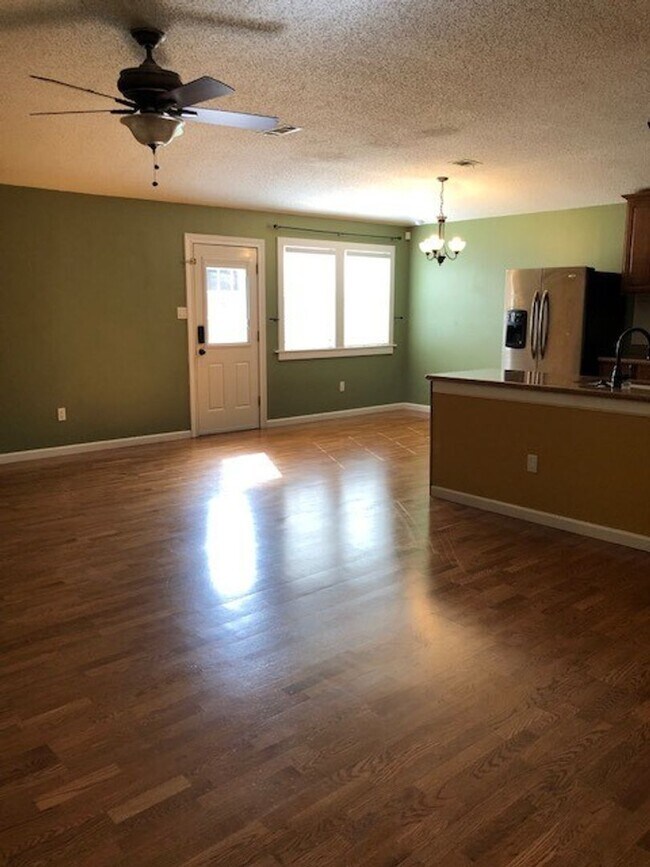 Foto del edificio - COMING SOON!