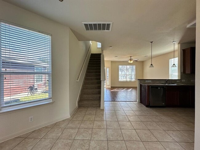 Building Photo - 918 Craters of the Moon Blvd