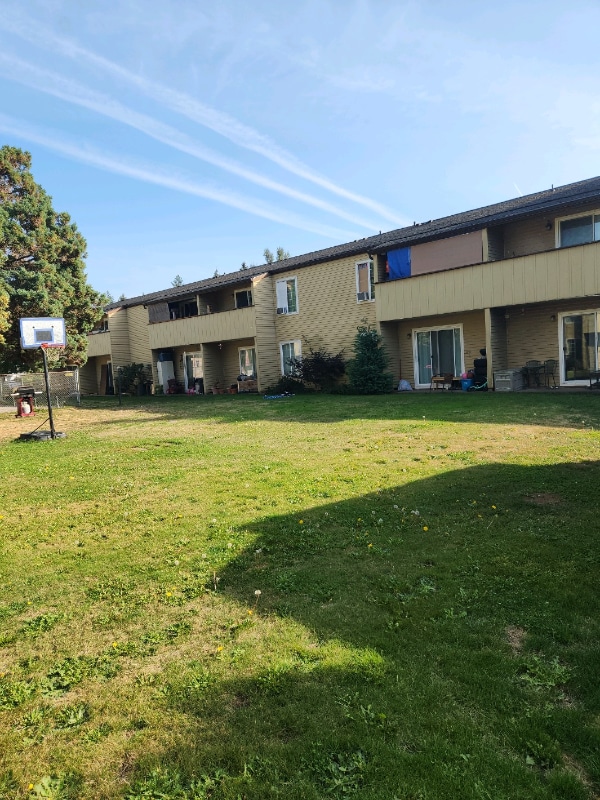 1214 Division St Unit 20, Oregon City, OR 97045 Room for Rent in