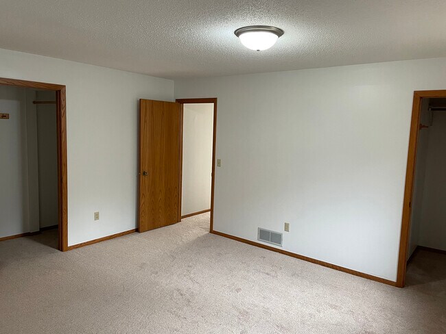 Bedroom 2 - 1168 Limestone Dr S