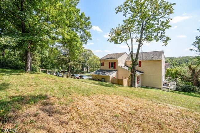 Foto del edificio - 77 Swartswood Rd