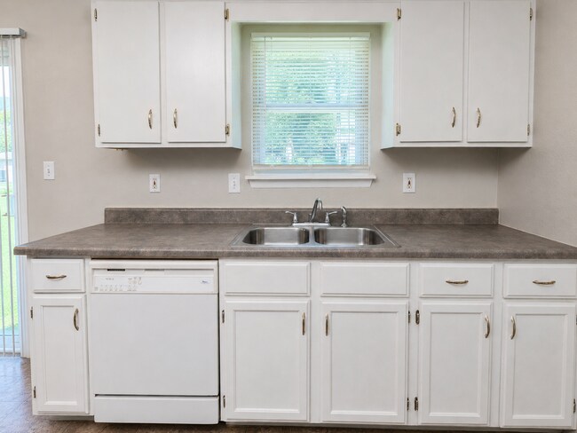 Foto del edificio - 403 NE Westwind Dr