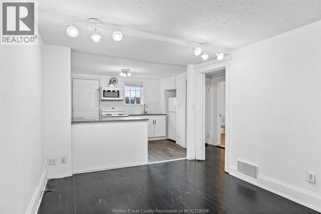 Photo du bâtiment - 835 Moy Ave