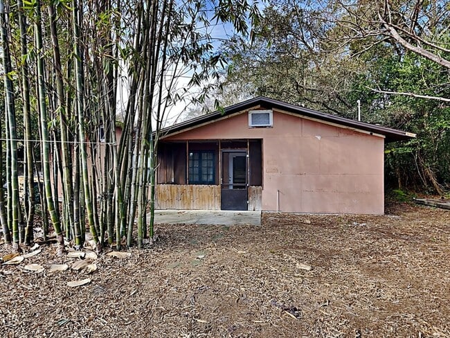 Photo - 1431 Seminola Blvd Apartment