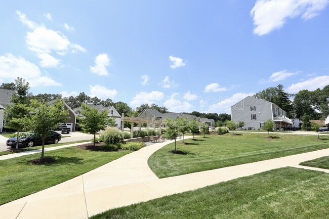 Building Photo - 425 Randolph Vw Dr