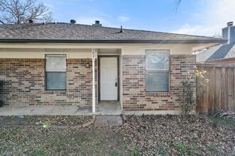Building Photo - 5821 Mansfield Rd