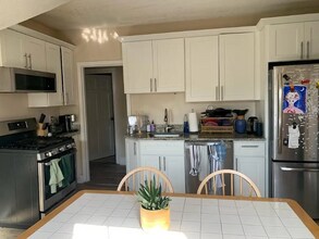 Building Photo - 66 John St