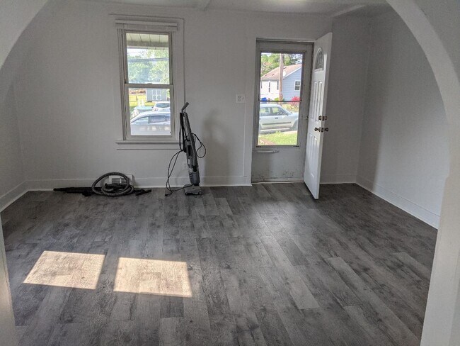 Living room - 28 Adams St