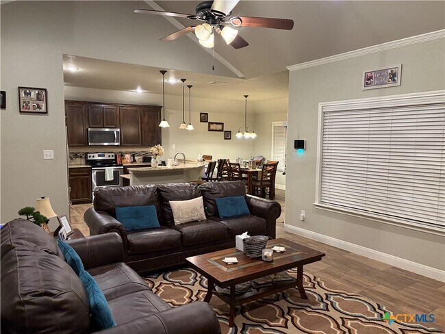 Foto del edificio - 8205 Salt Mill Hollow Dr