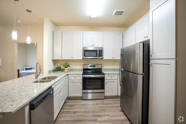 2BR, 2BA – 1,026SF - Kitchen - Beacon Place Northport