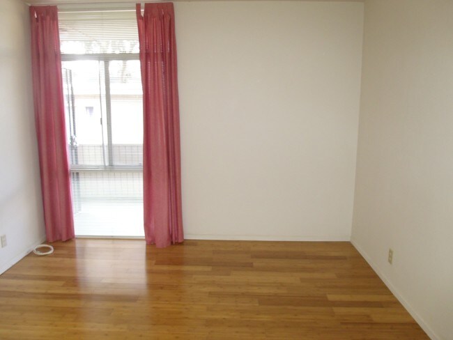 Foto del edificio - 2352 Duane St