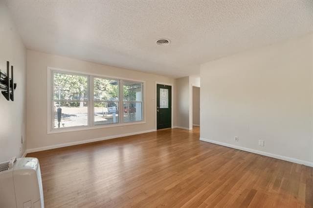 Building Photo - 2217 Glenwood Ln
